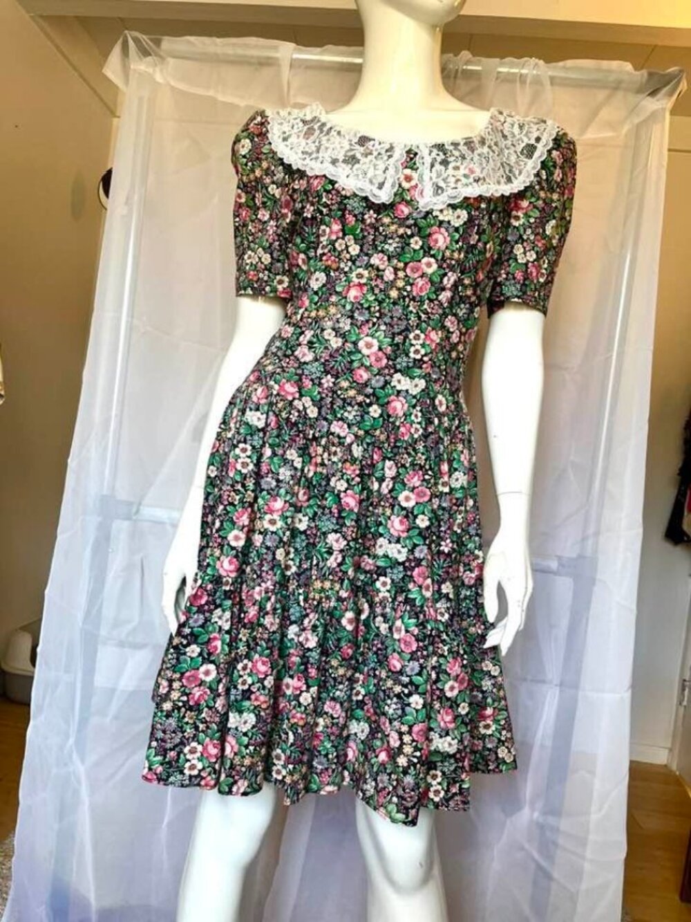 Jessica McClintock Gunne Sax 1980s Short Sleeve Floral Dress Lace Collar 9/10